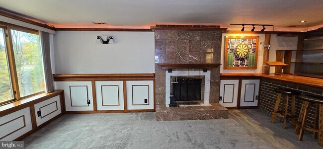 Building Photo - 9004 Flicker Pl