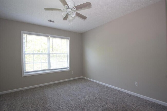 Building Photo - 3292 Shady Valley Ct SW