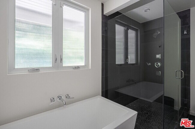 Building Photo - 7819 Torreyson Dr
