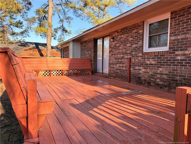 Building Photo - 7098 Calamar Dr