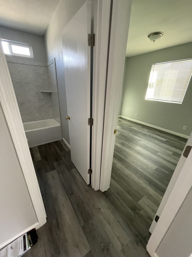 Building Photo - 1311 Lemon St