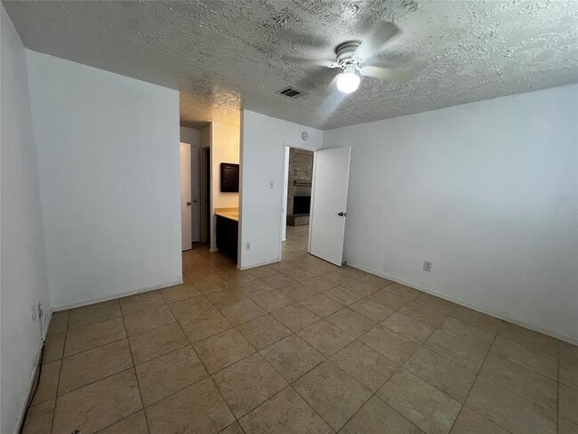 Building Photo - 5434 Parkridge Dr