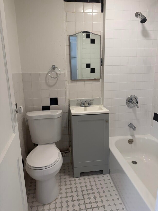 Building Photo - 434 Central Ave