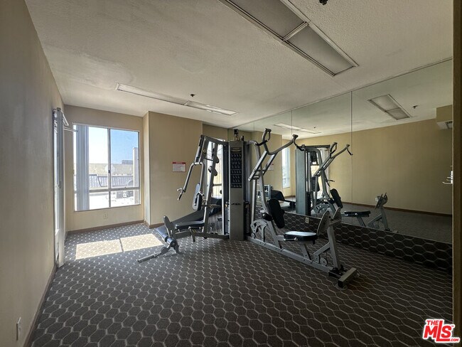 Building Photo - 8614 Burton Wy