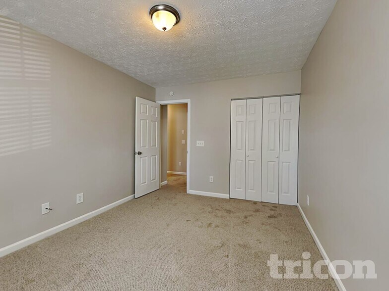 Building Photo - 250 Oak Grove Way