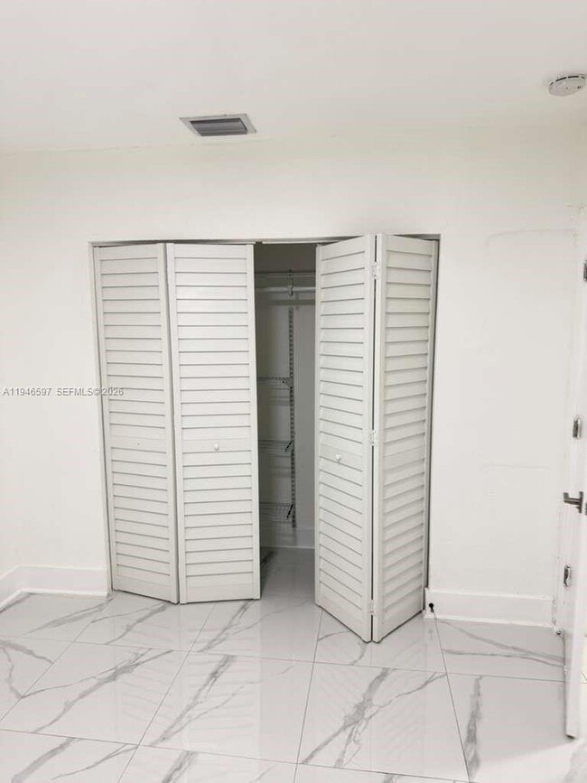 Building Photo - 2796 SW 34th Ct