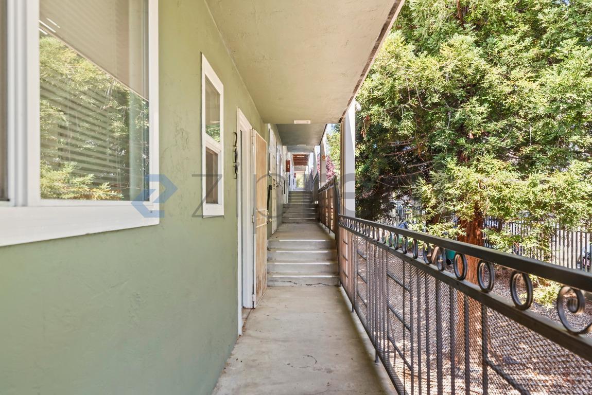 Building Photo - Unit 209