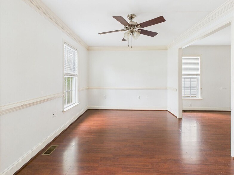 Building Photo - 1712 Kemper St