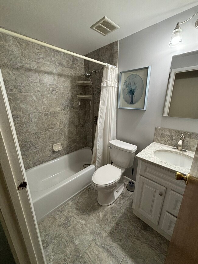 Building Photo - 267 Porter Dr