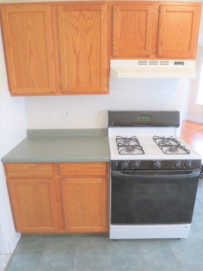 Building Photo - 324 Highland Ave