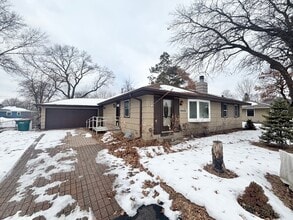 Building Photo - 10450 Washington Blvd NE