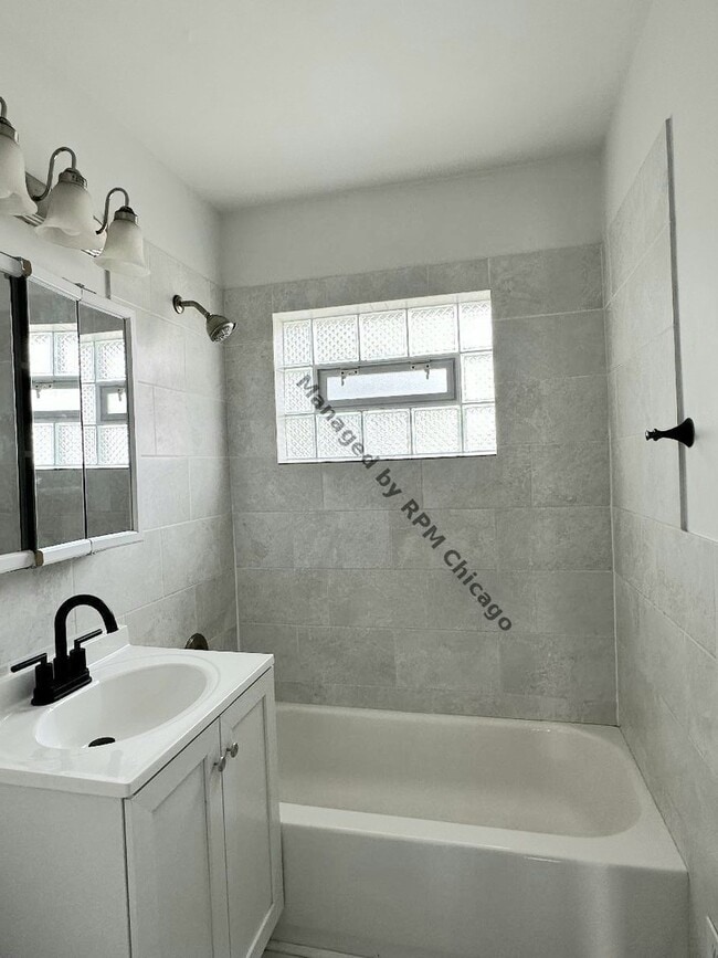 Building Photo - 1420 N Harlem Ave