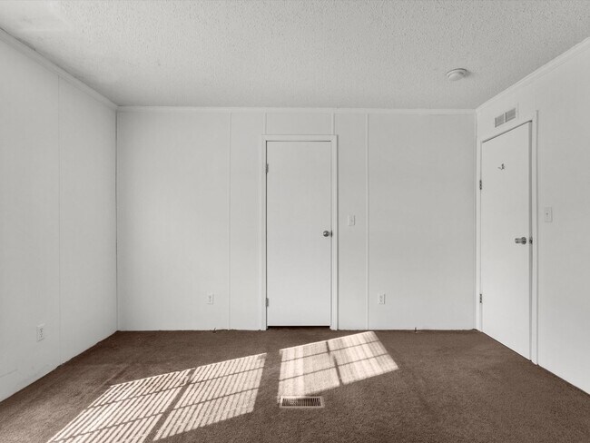 Building Photo - Great Home Near Tanner High School!