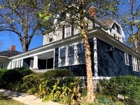 Building Photo - Studio apartment in Historical Burlington