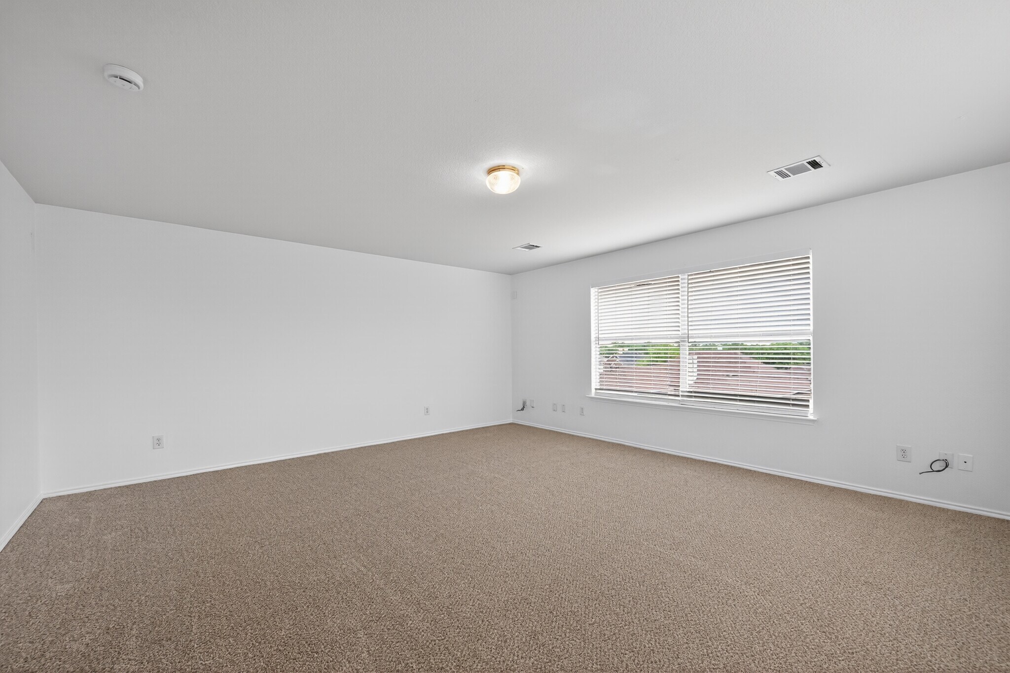 Building Photo - 2125 Elm Falls Pl