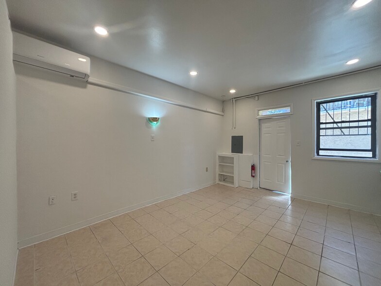 main space - 1000 Christian St
