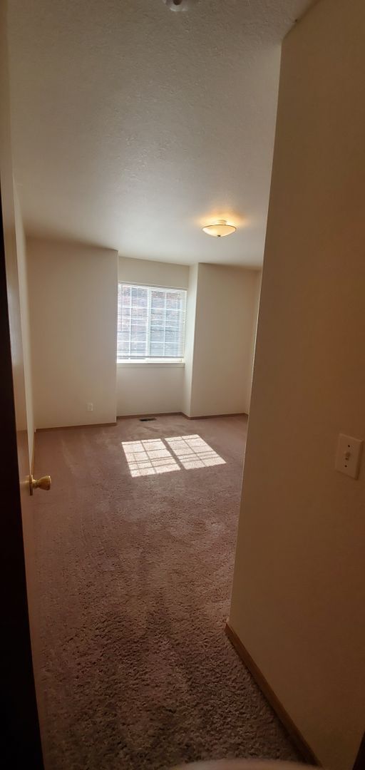 Building Photo - Great 3 Bed/3 Bath in Post Falls!