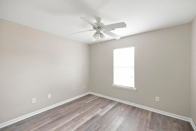 Building Photo - 104 Cello Ln