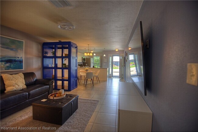 Building Photo - 4702 Mercado Dr