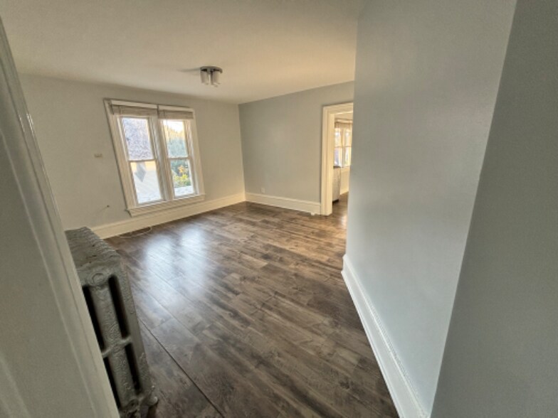 Building Photo - 438 Villa St