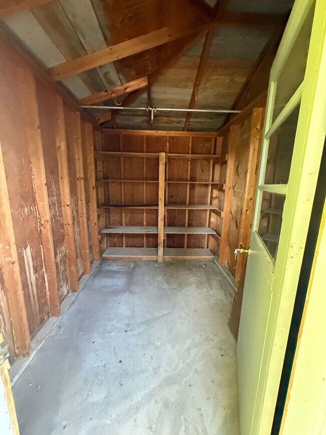 Building Photo - Hale - S St Duplex