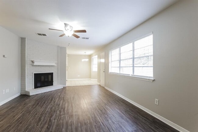 Building Photo - 36 W Bigelow Oak Ct