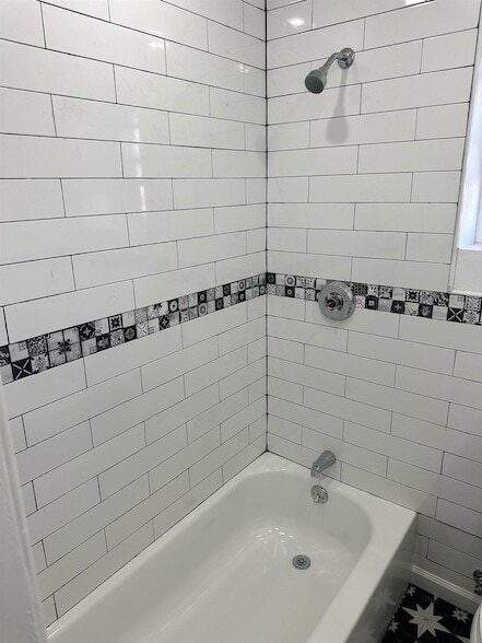 Building Photo - 340 2nd St