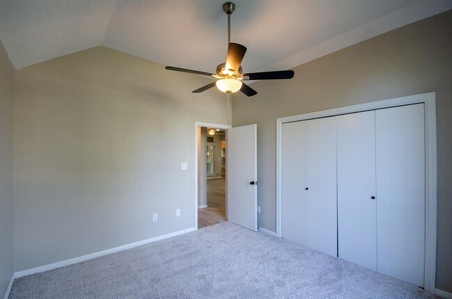 Building Photo - 12811 Fisher Dr