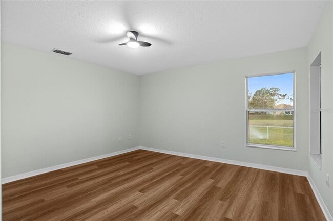 Building Photo - 26922 White Plains Way