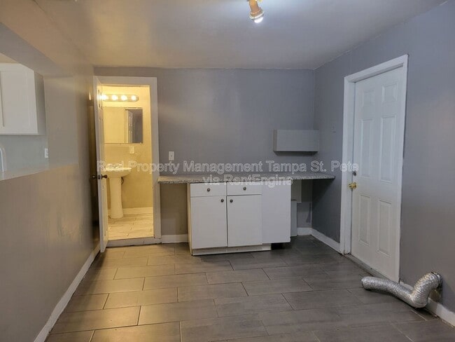 Building Photo - 4519 N Habana Ave