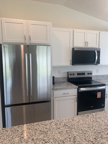 Building Photo - 3452 Barringer Dr SE