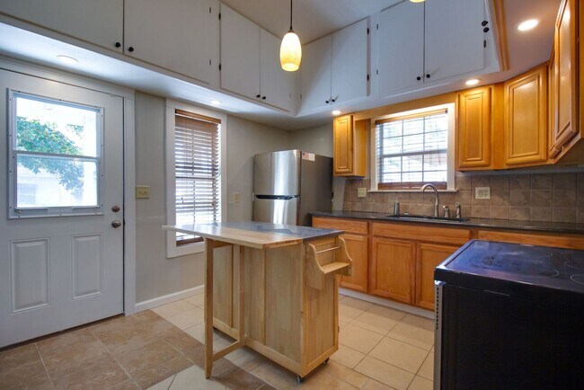 Building Photo - Waterfront on the Bay