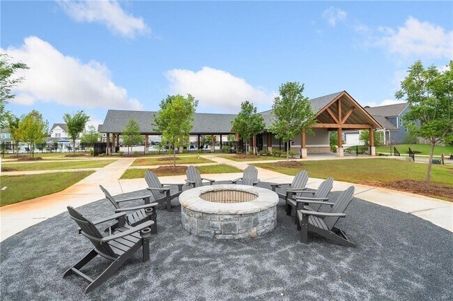 Building Photo - 700 Payton Ln