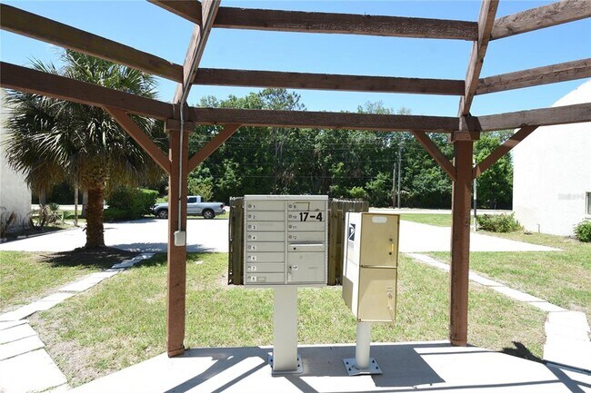 Building Photo - 15 Florida Park Dr N