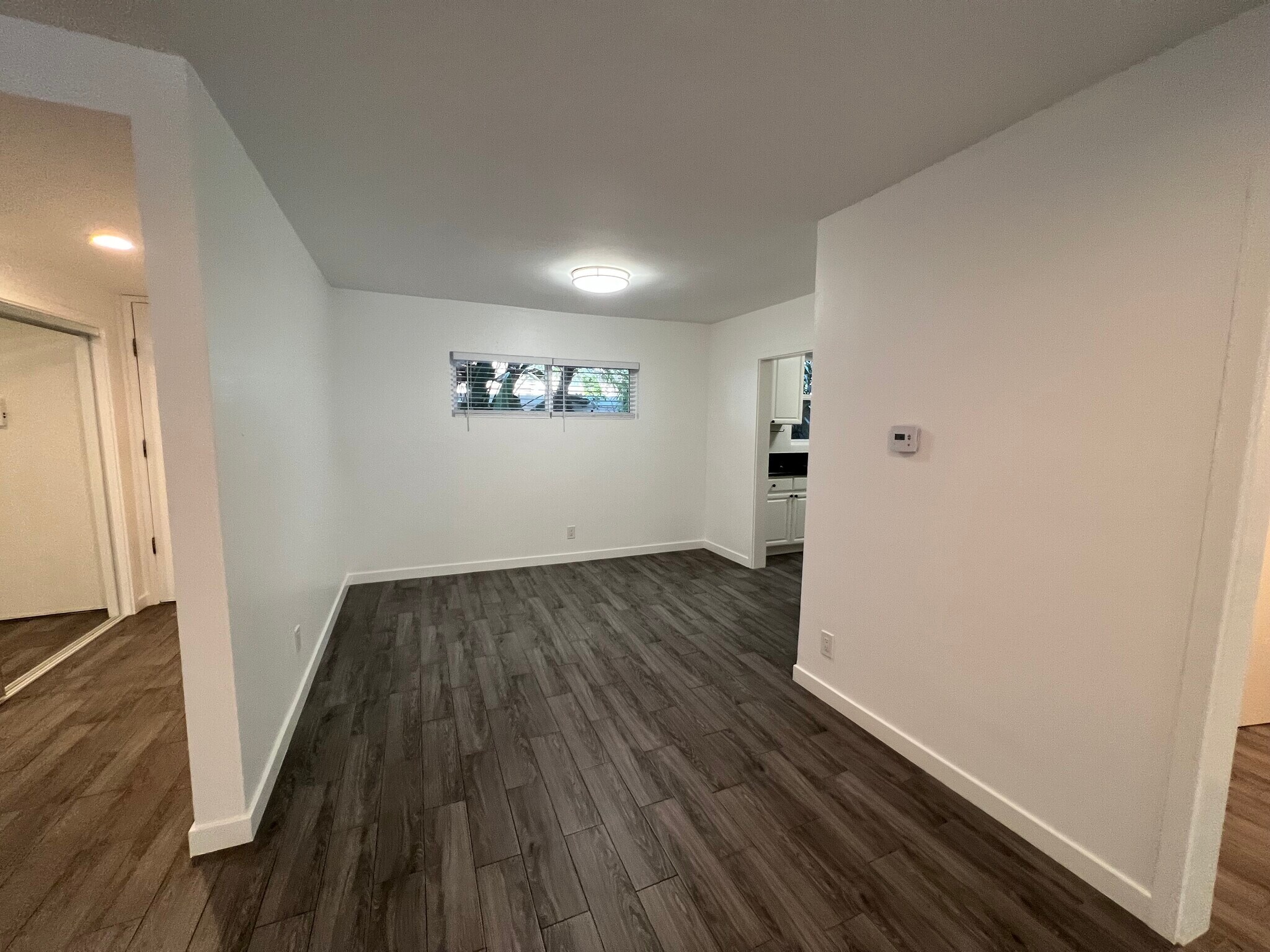 Dining room/breakfast room - 1330 N Sweetzer Ave