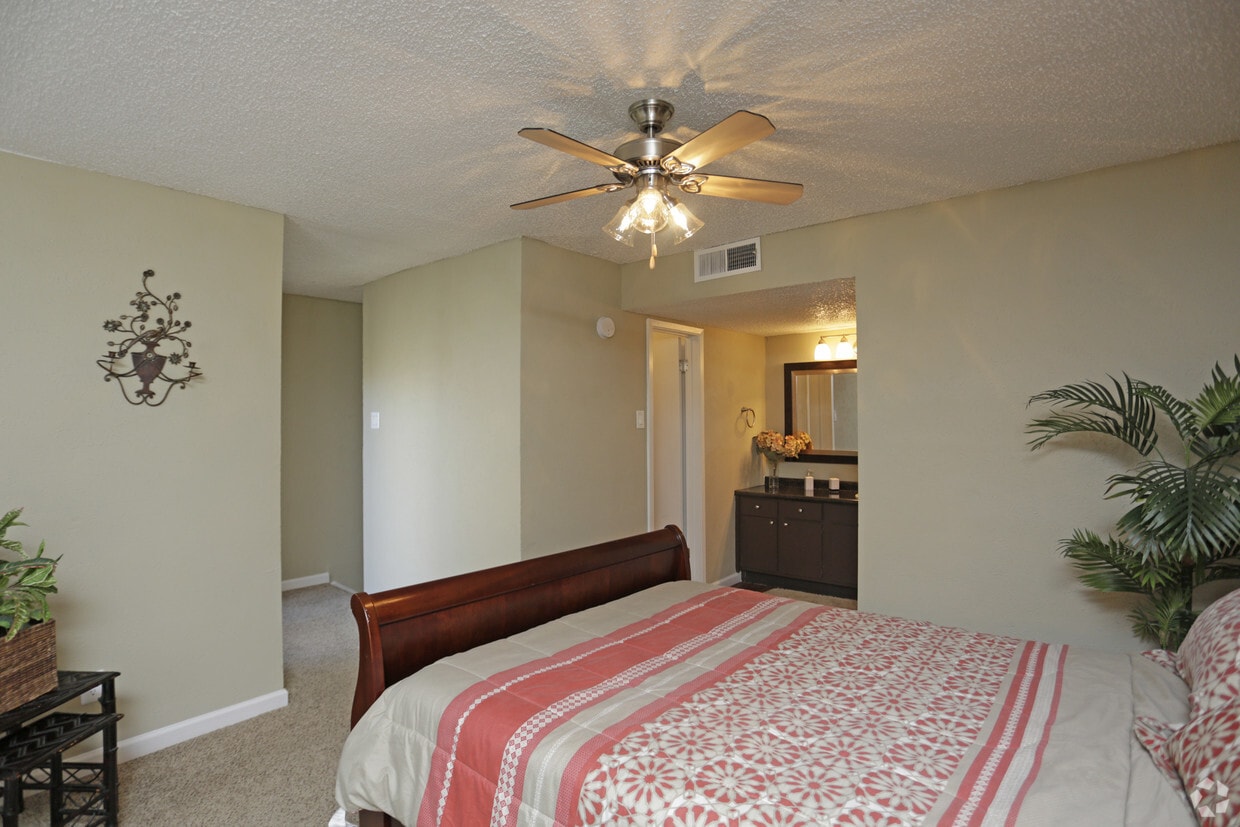 Cross Creek Apartments Dallas