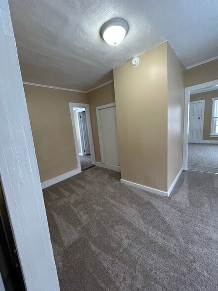 Building Photo - 401 Hannibal St