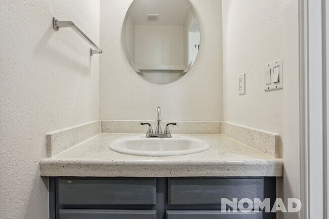 Building Photo - Charming 2BR Townhome in Arvada