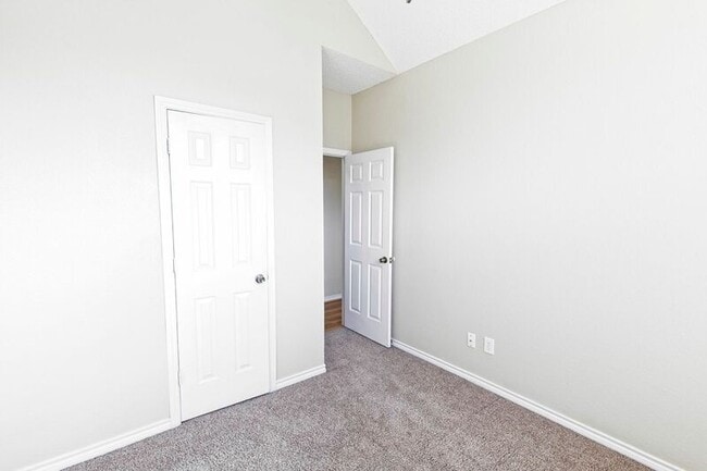 Building Photo - 10716 Trestles Rd