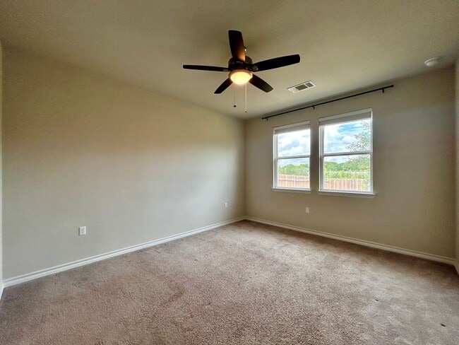 Building Photo - 12012 Saddle Rock Dr