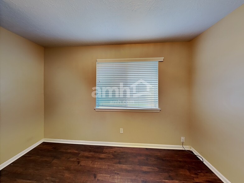 Building Photo - 29010 Ashbrook Ln