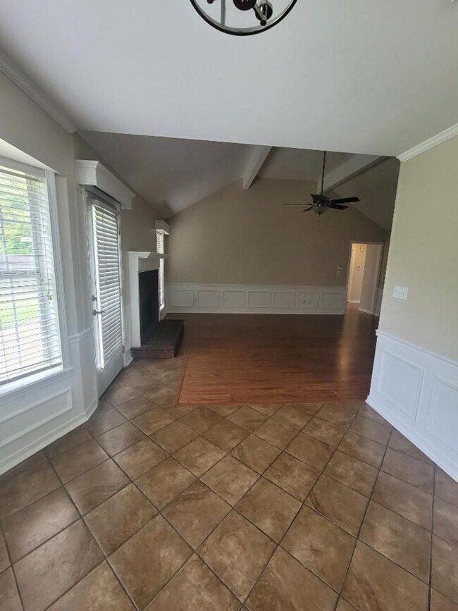 Building Photo - 1502 Winchester Dr