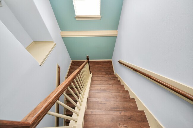 Building Photo - 2406 Aura Ct