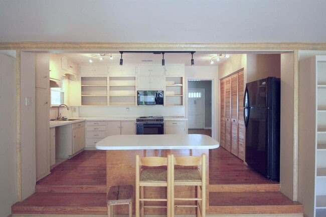 Building Photo - 2611 28th St