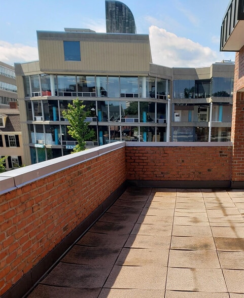 Balcony - 59 Church St