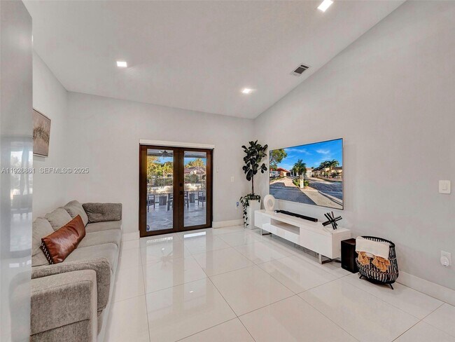 Building Photo - 19901 NW 77th Ct