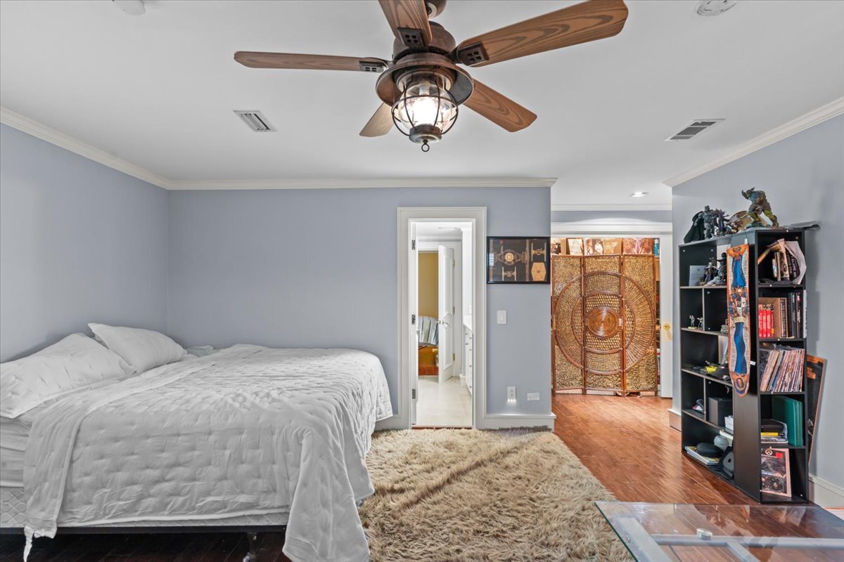 Building Photo - 200 Asphodel Dr