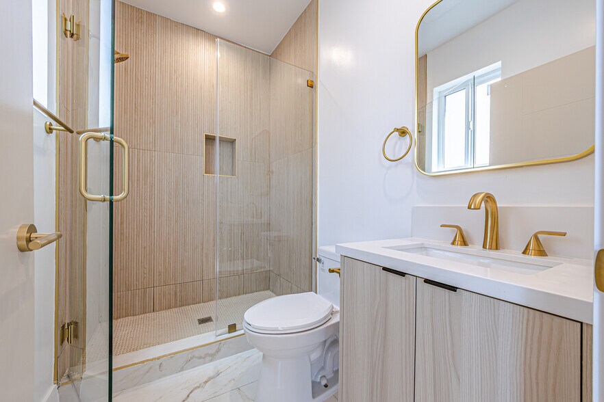 Building Photo - 242 N Dillon St