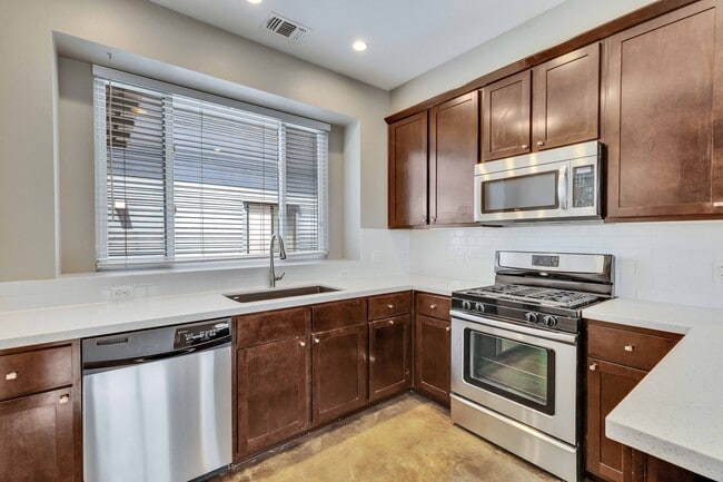 Building Photo - 3505 Villa Ct
