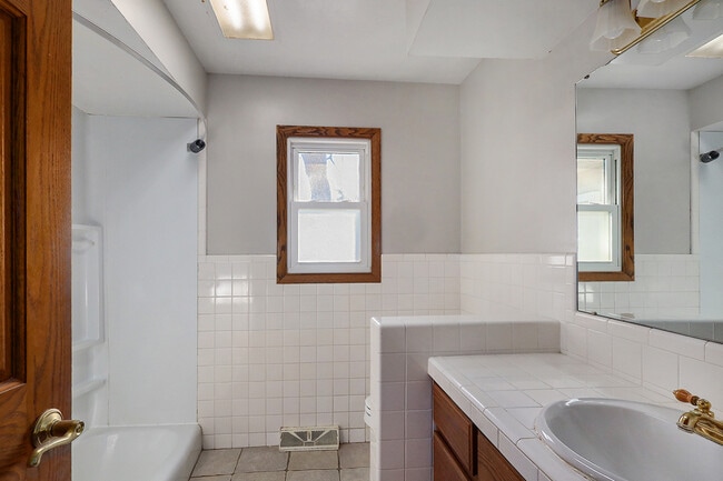 Building Photo - 1320 54th St SE